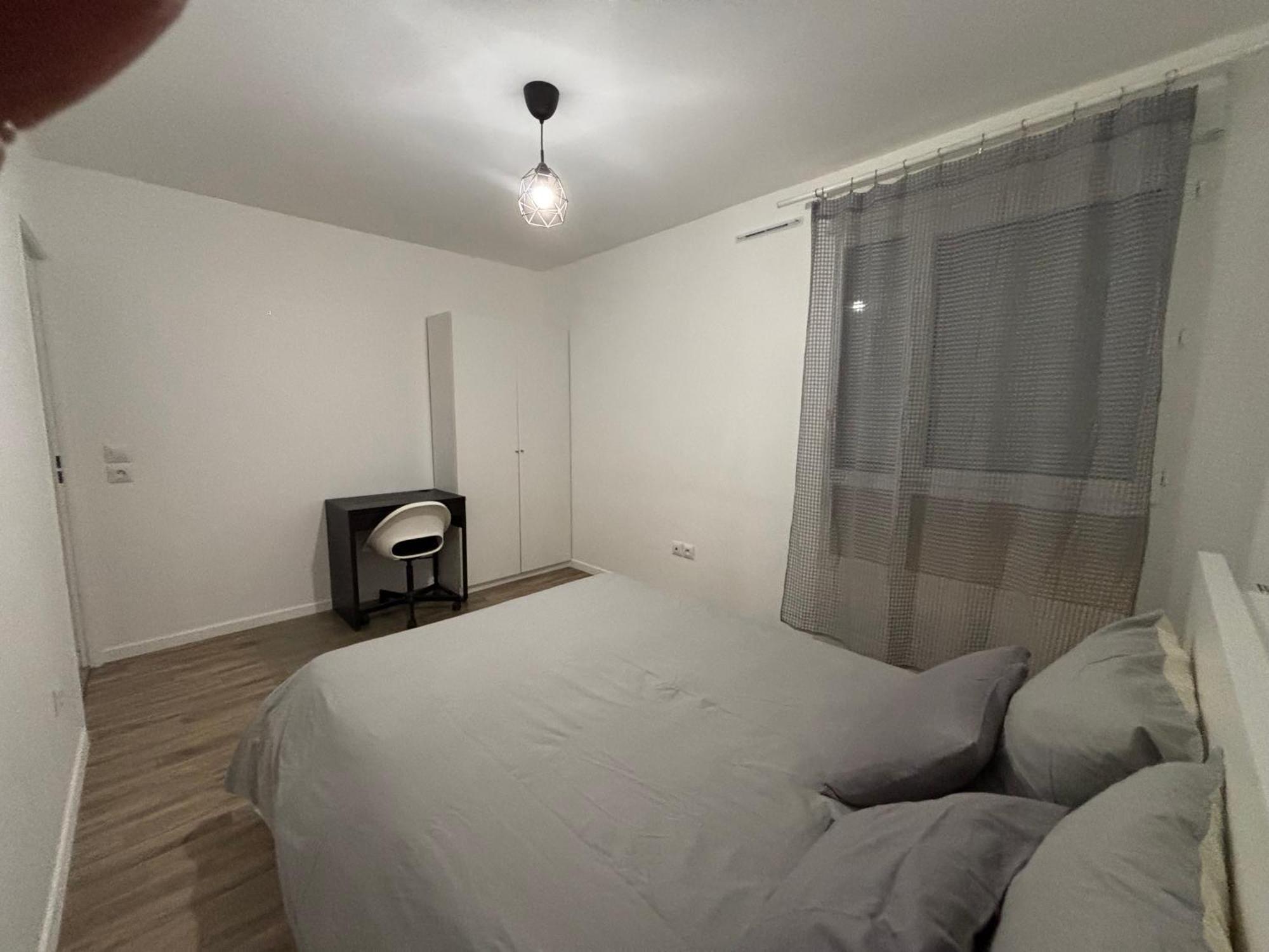 - Metro Leo Lagrange - 2 Pieces Avec Balcon Apartment